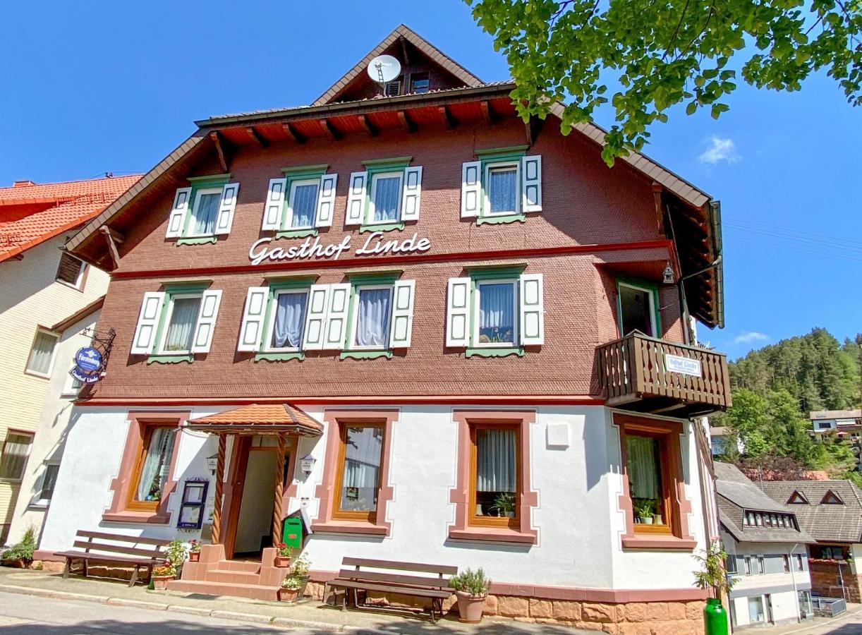 Schwarzwaldgasthaus Linde Schramberg Exteriör bild